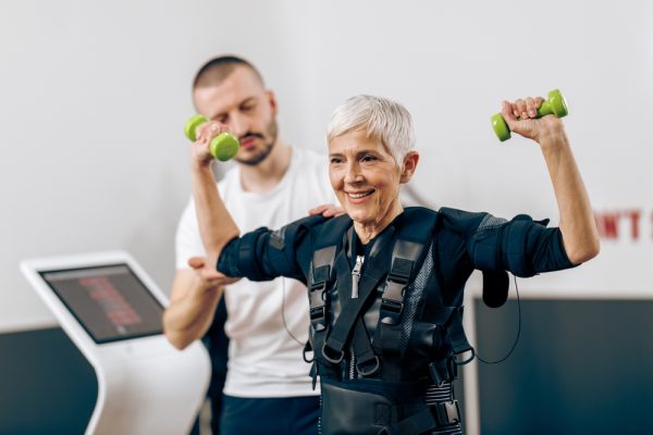 تساعد تقنية التحفيز الكهربائي للعضلات EMS في شفاء بعض الحالات المرضية (1) تساعد تقنية التحفيز الكهربائي للعضلات EMS في شفاء بعض الحالات المرضية (1)